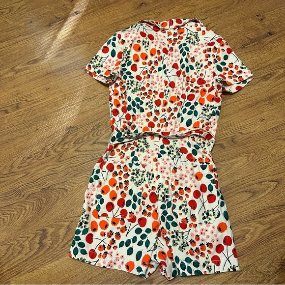 Anthropologie Maeve Red and Green Floral romper with Flutter Sleeves size 8 - Picture 5 of 13